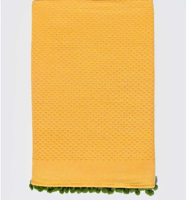 Fouta jaune avec pompons  - 1