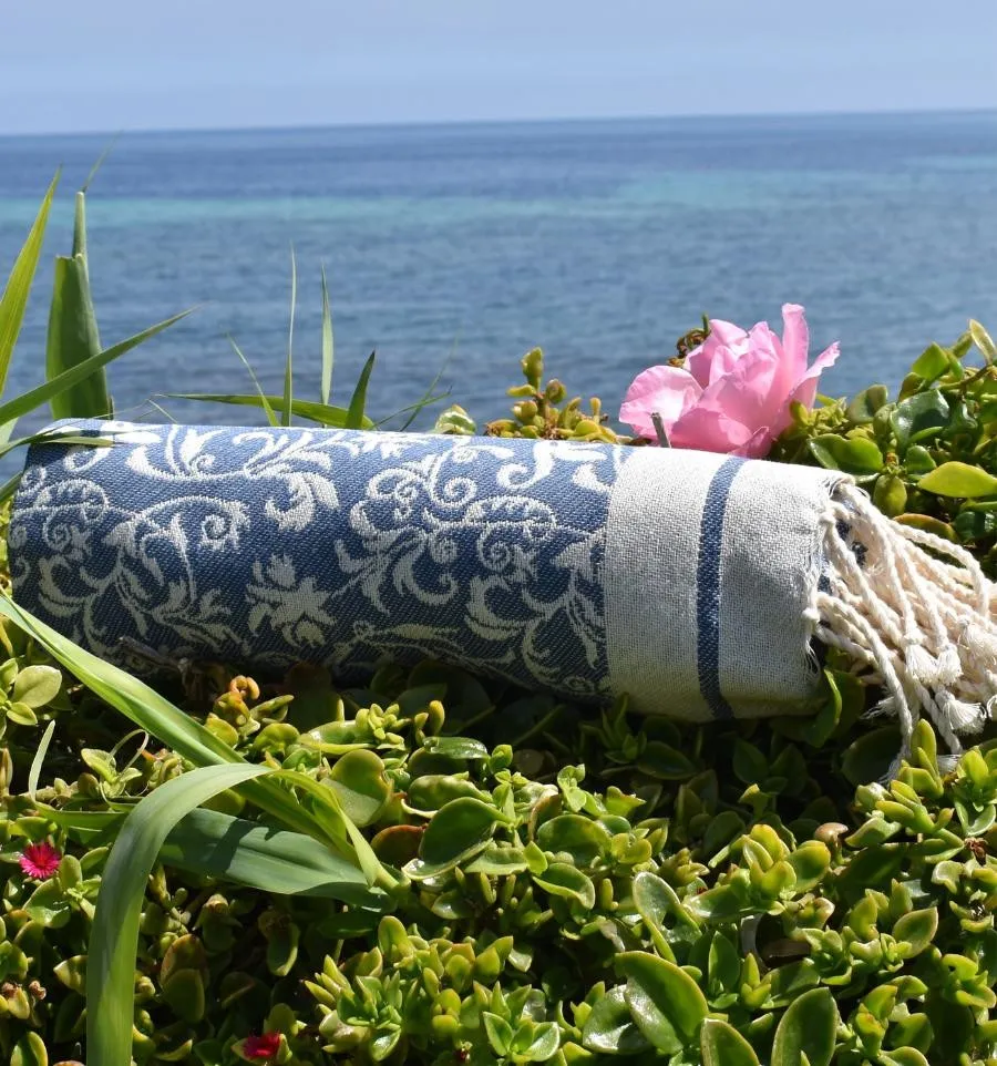 Telo mare Versailles blu fiordaliso – telo mare in cotone, fouta assorbente, fouta floreale