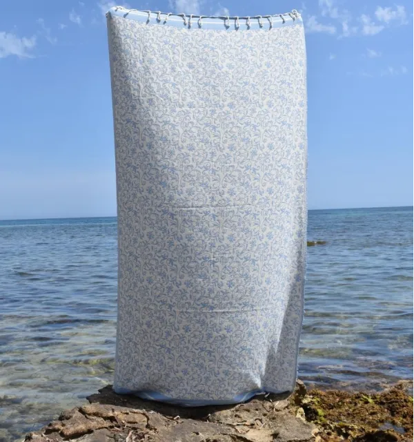 Telo mare Versailles azzurro cielo – Telo mare floreale assorbente