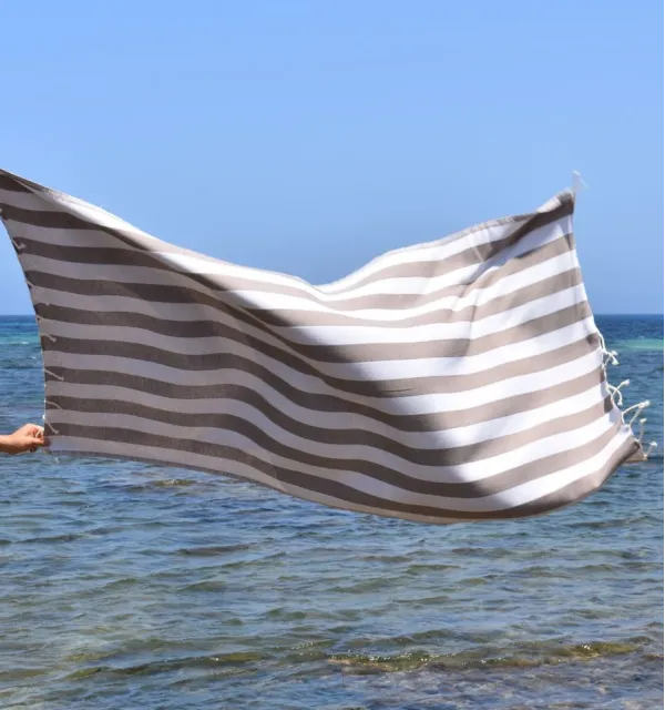 Telo Mare Alaska Taupe - 100x200 cm | Stile Sobrio ed Elegante