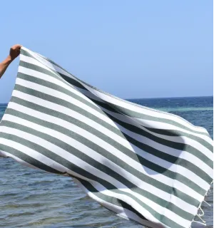 Telo Mare Alaska Verde Bosco - 100x200 cm | Eleganza Naturale e Raffinata 2