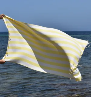 Telo Mare Alaska Giallo Sole - 100x200 cm | Energia e Stile per l’Estate 2