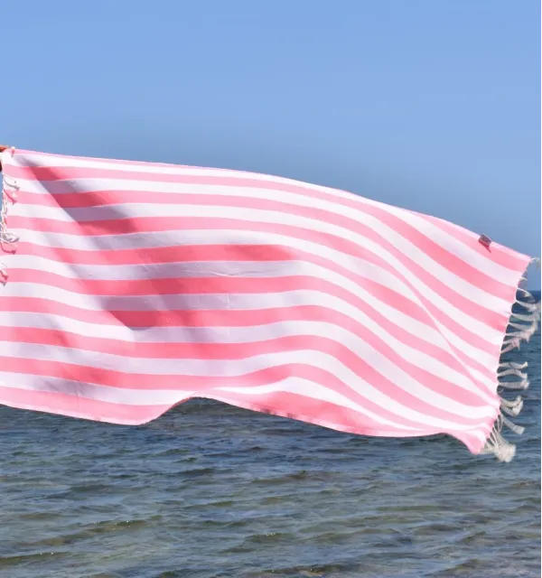 Telo Mare Alaska Rosa Fluo - 100x200 cm | Cotone Riciclato Elegante e Vivace