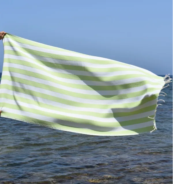 Telo Mare Alaska Verde Pistacchio - 100x200 cm | Freschezza Naturale e Stile Estivo