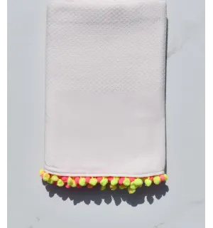 Fouta rosa chiaro con pompon 