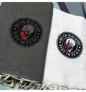 Telo mare liscio a nido d'ape con ricamo biker club 