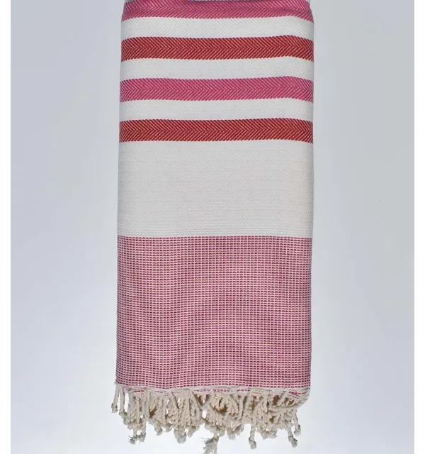 Copriletto bianco, rosa e rosso 